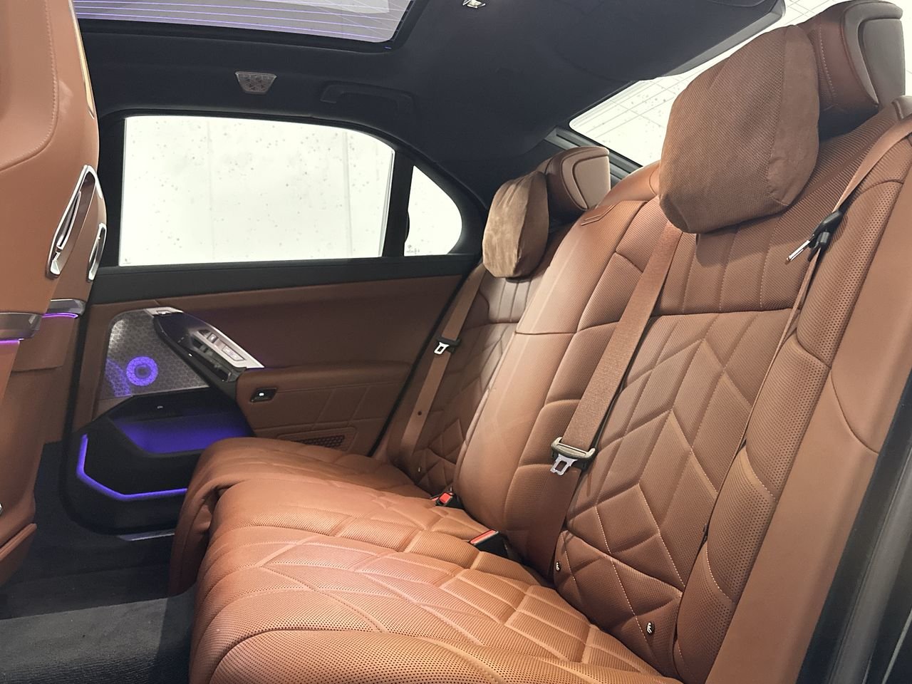 2024 BMW i7 xDrive60, 温哥华, 全款车