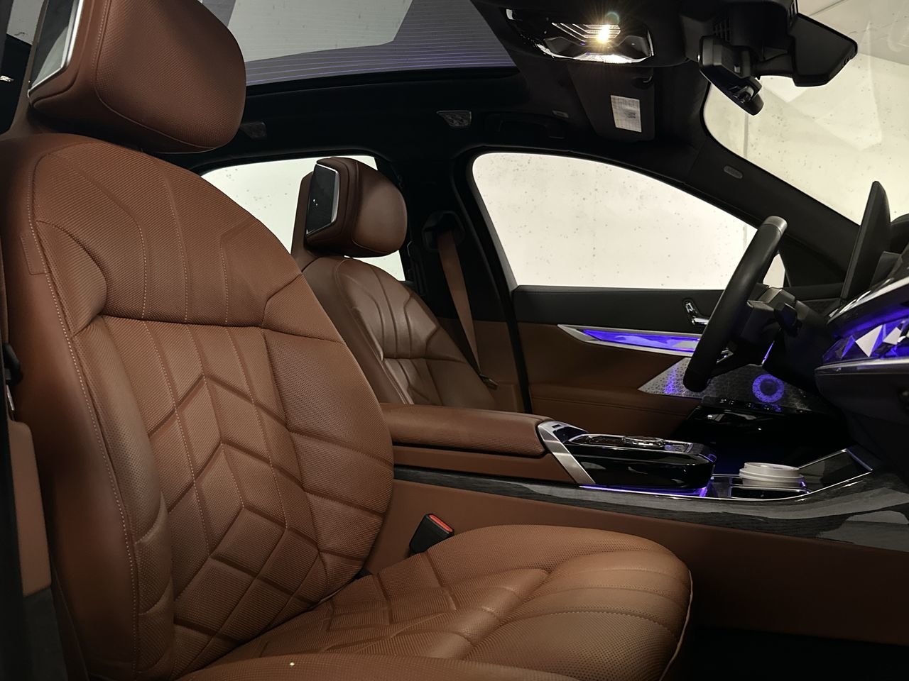 2024 BMW i7 xDrive60, 温哥华, 全款车