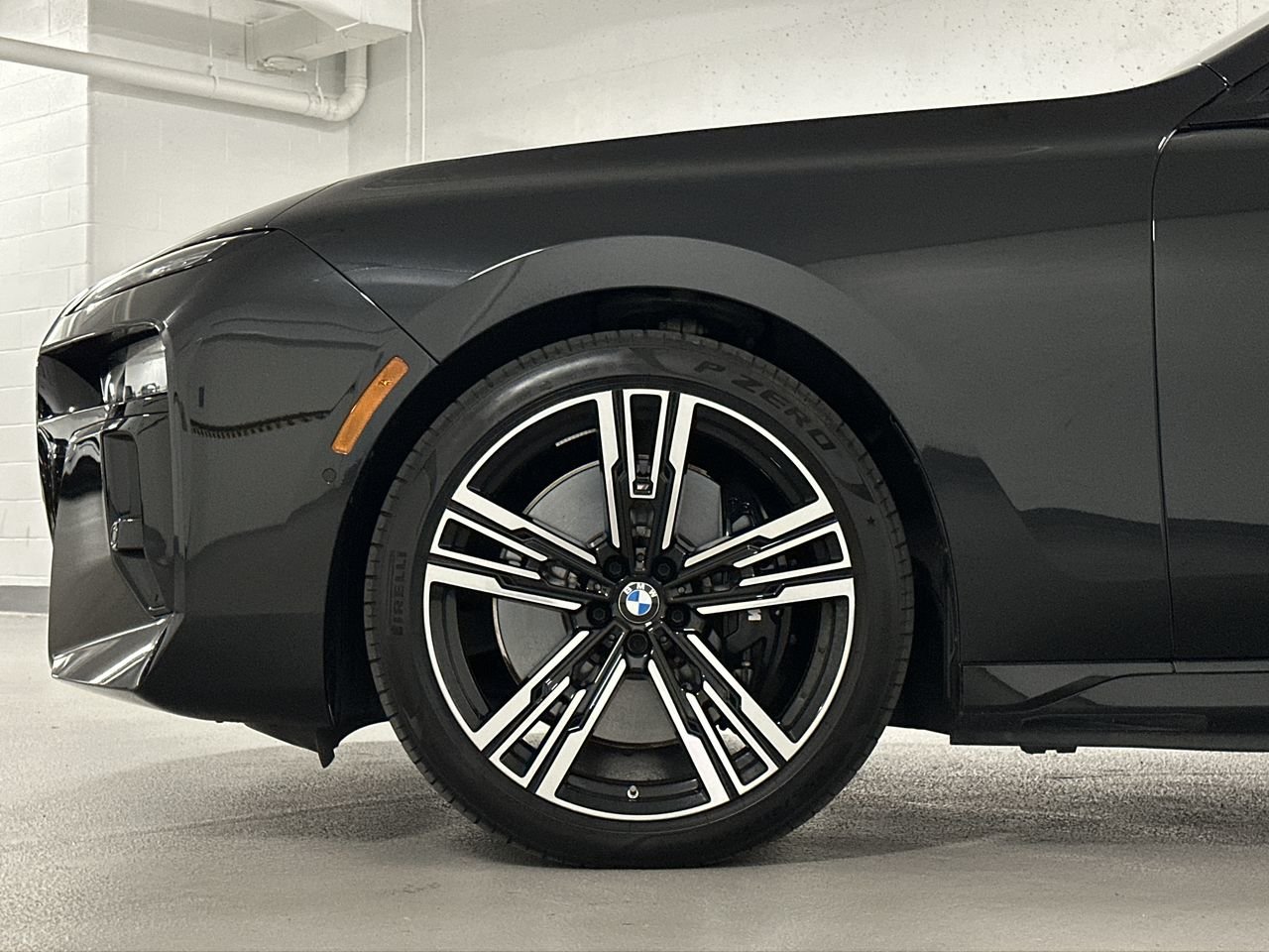 2024 BMW i7 xDrive60, 温哥华, 全款车