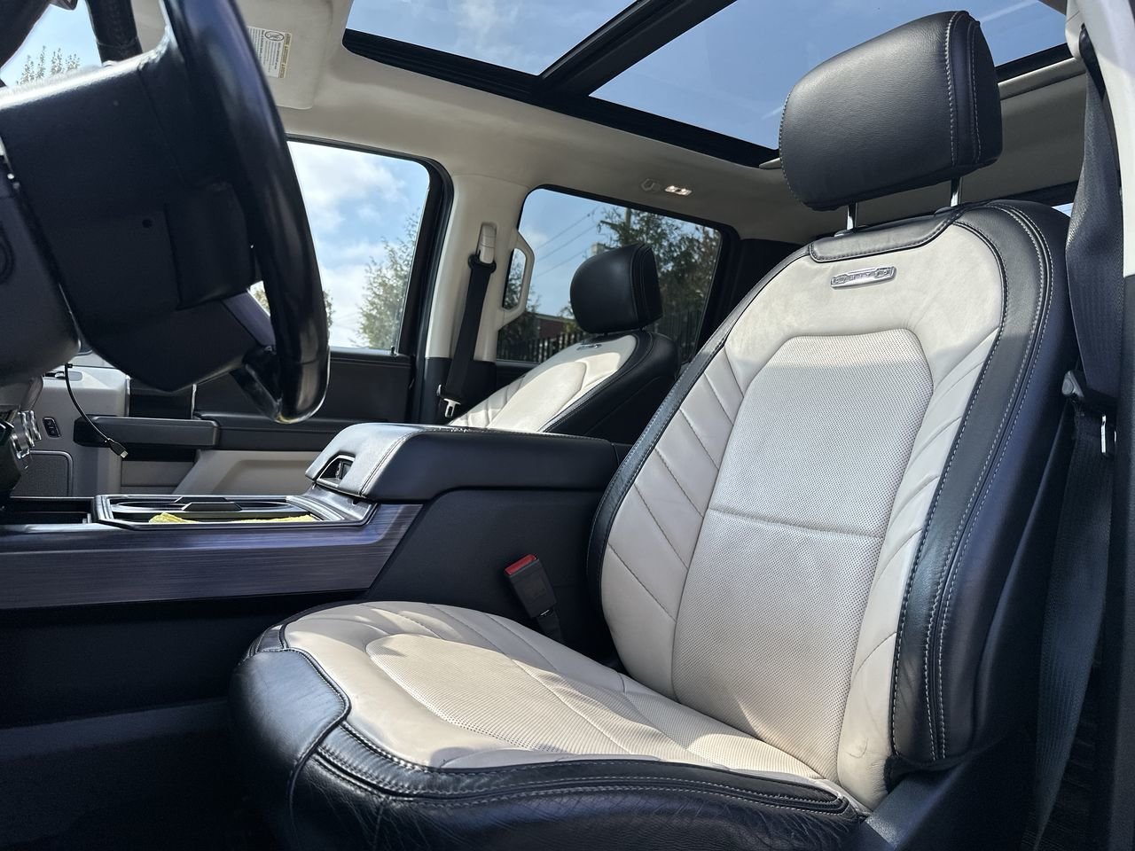 2021 Ford F-350 Limited, Vancouver, Cash