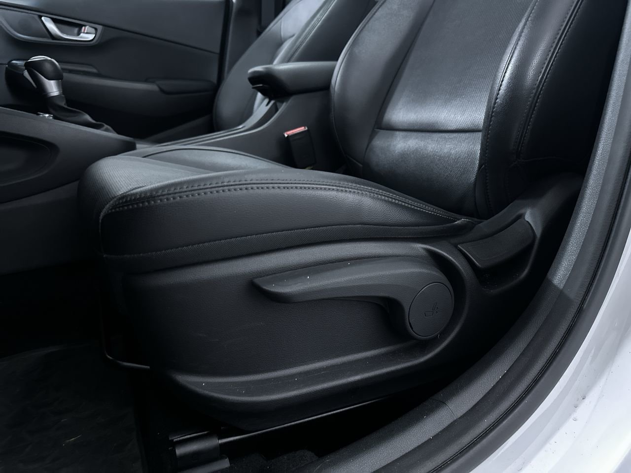 2022 Hyundai Kona Preferred AWD with Sun and Leather Package, 温哥华, 全款车