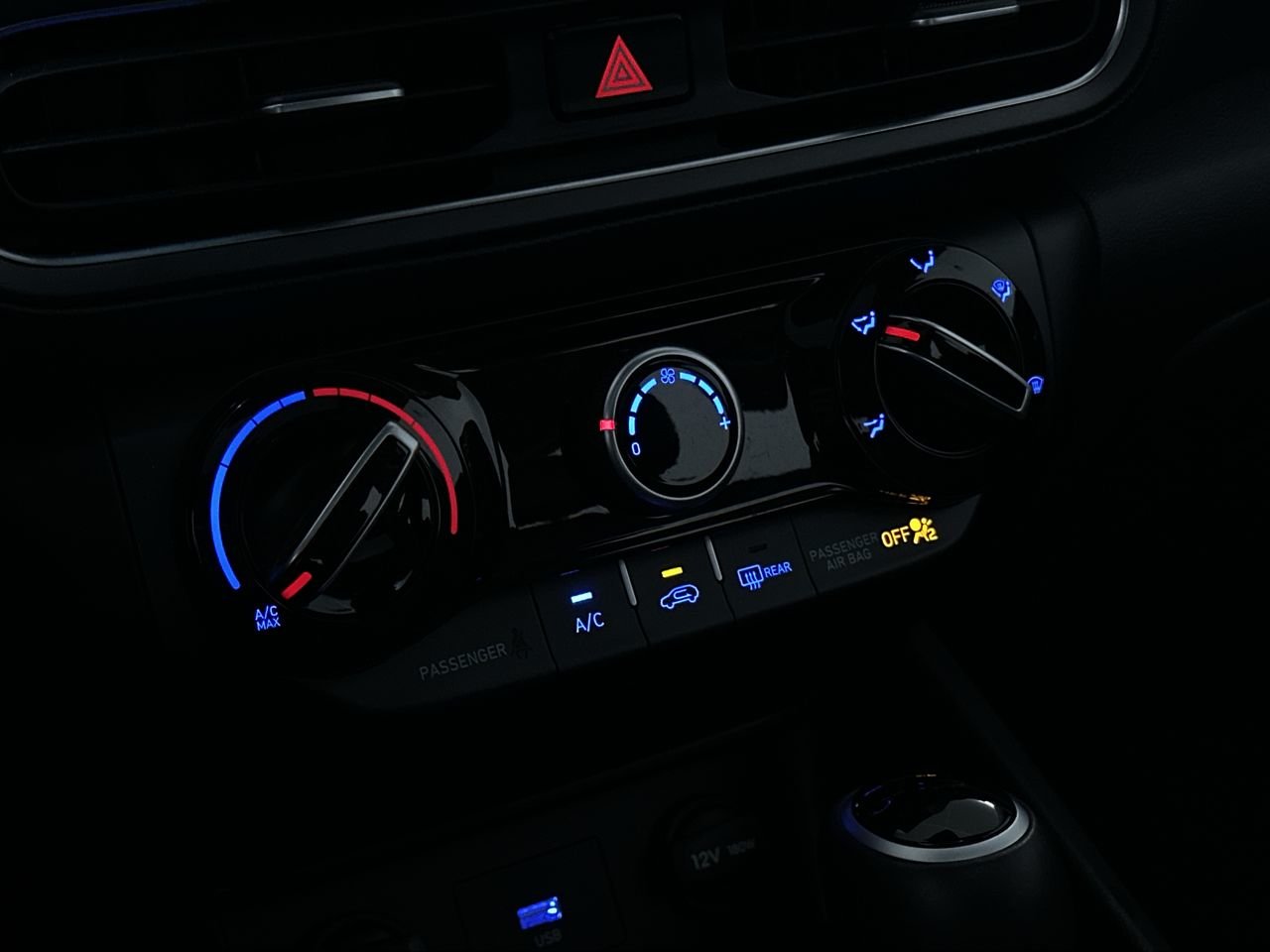 2022 Hyundai Kona Preferred AWD with Sun and Leather Package, 温哥华, 全款车