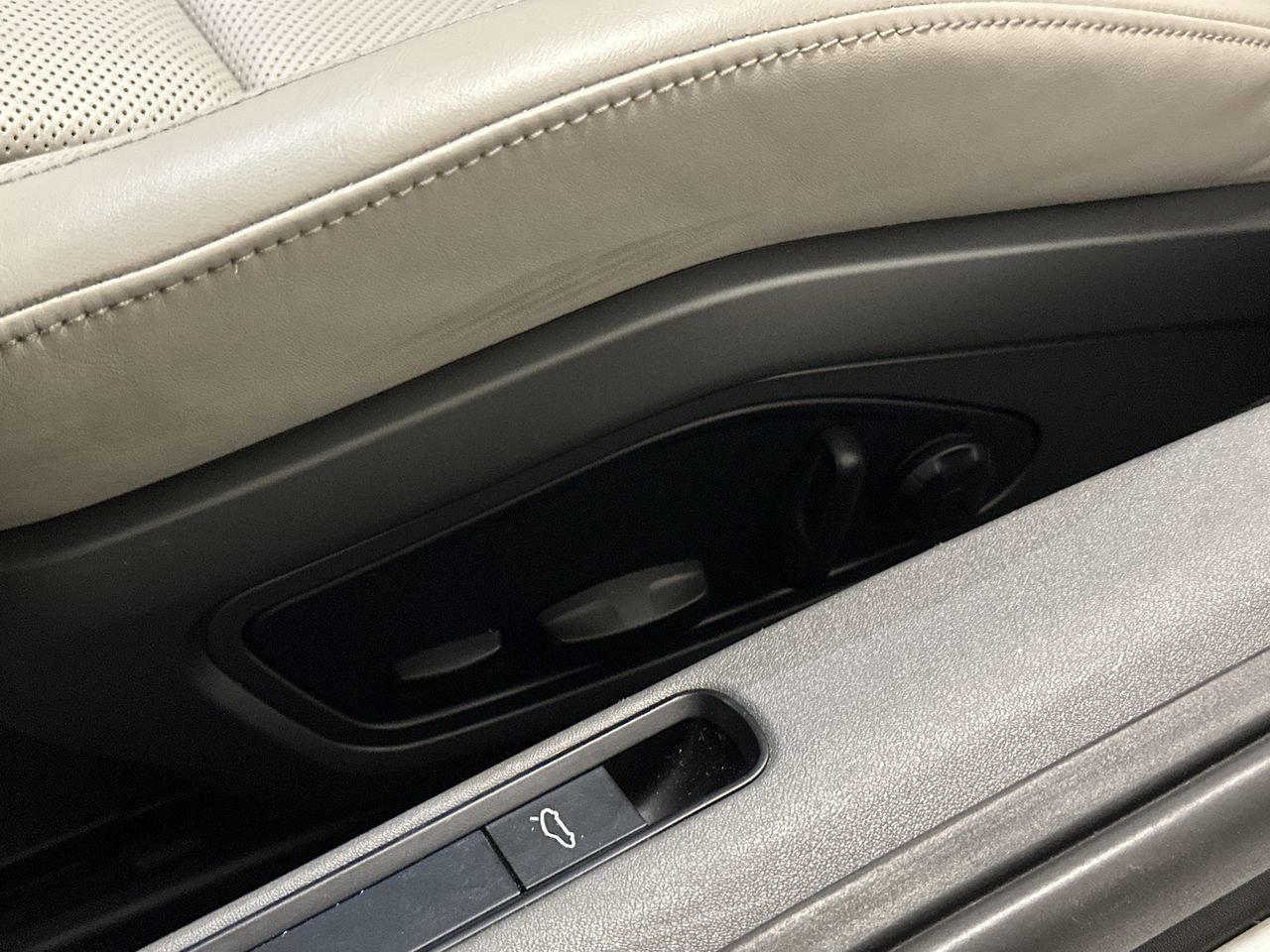 2020 Porsche 911 Carrera 4 Cabriolet (992), Vancouver, Cash