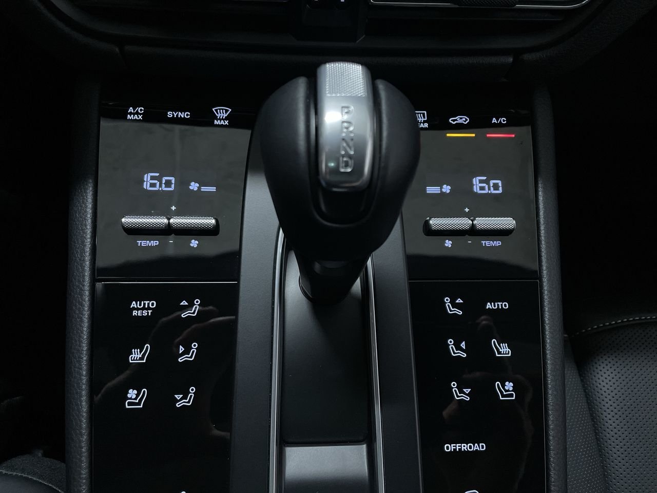 2023 Porsche Macan S, Vancouver, Cash