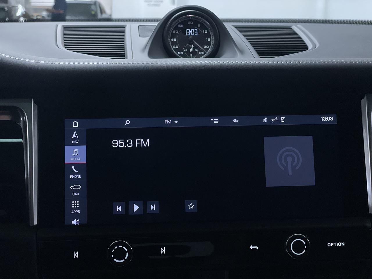 2023 Porsche Macan S, Vancouver, Cash