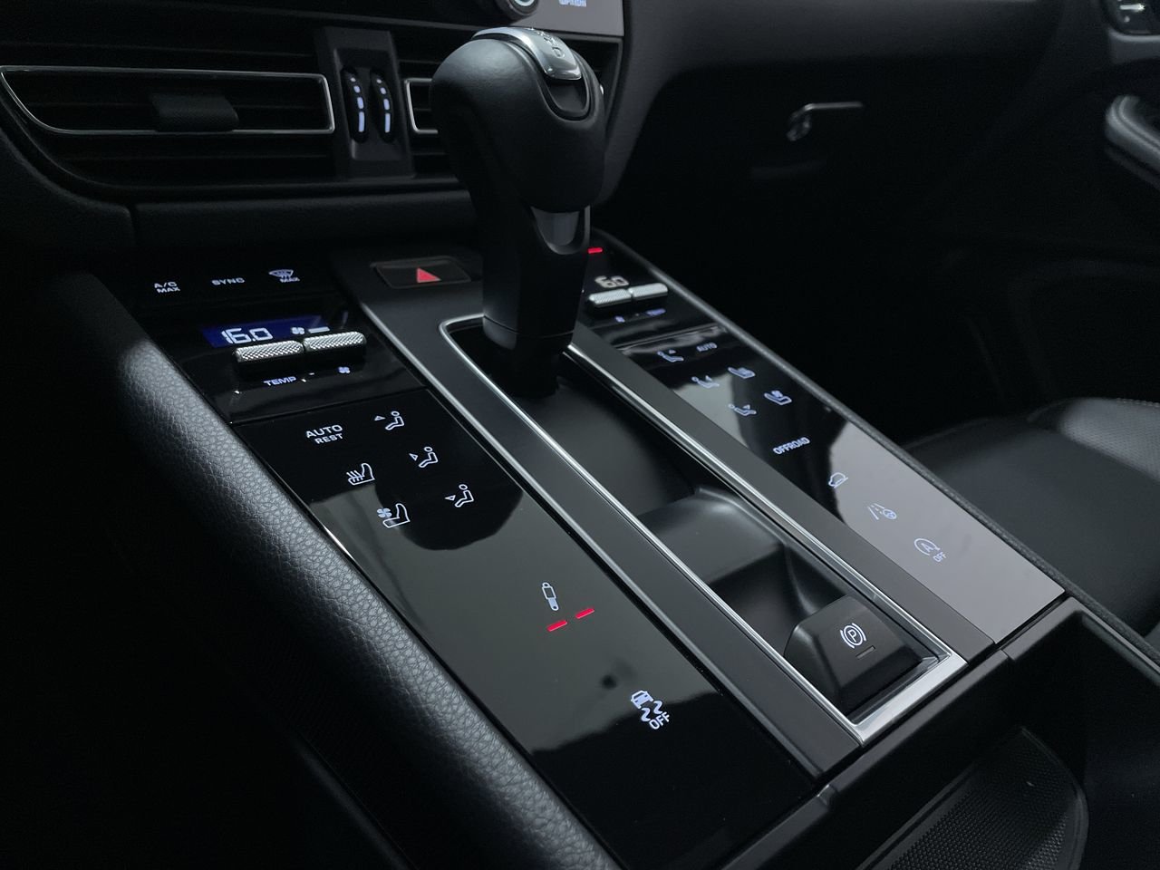 2023 Porsche Macan S, Vancouver, Cash