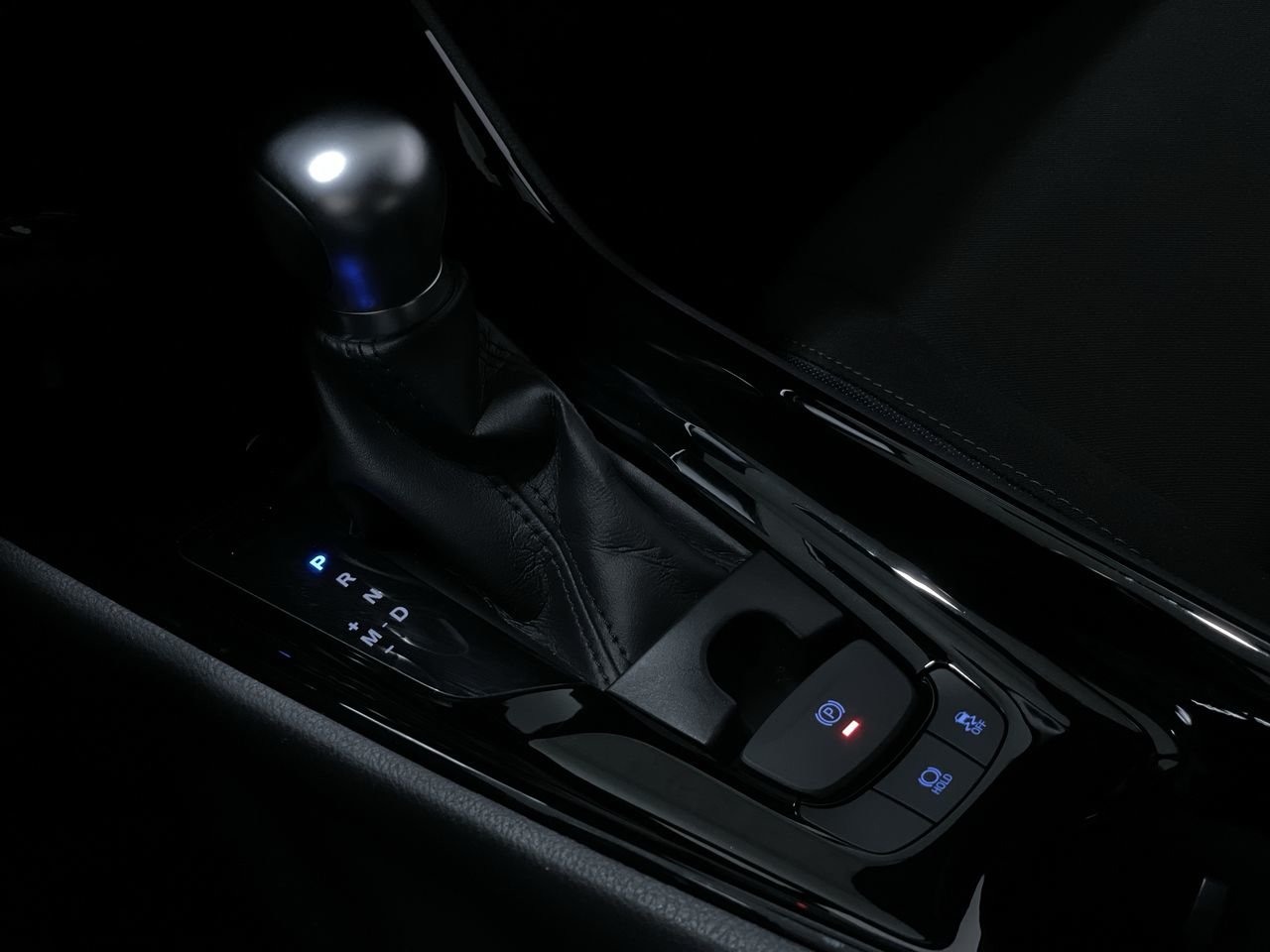 2021 Toyota C-HR XLE Premium, 温哥华, 全款车