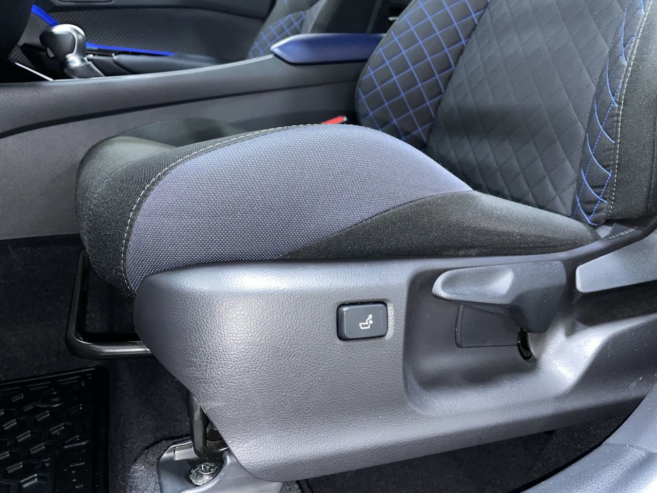 2021 Toyota C-HR XLE Premium, 温哥华, 全款车
