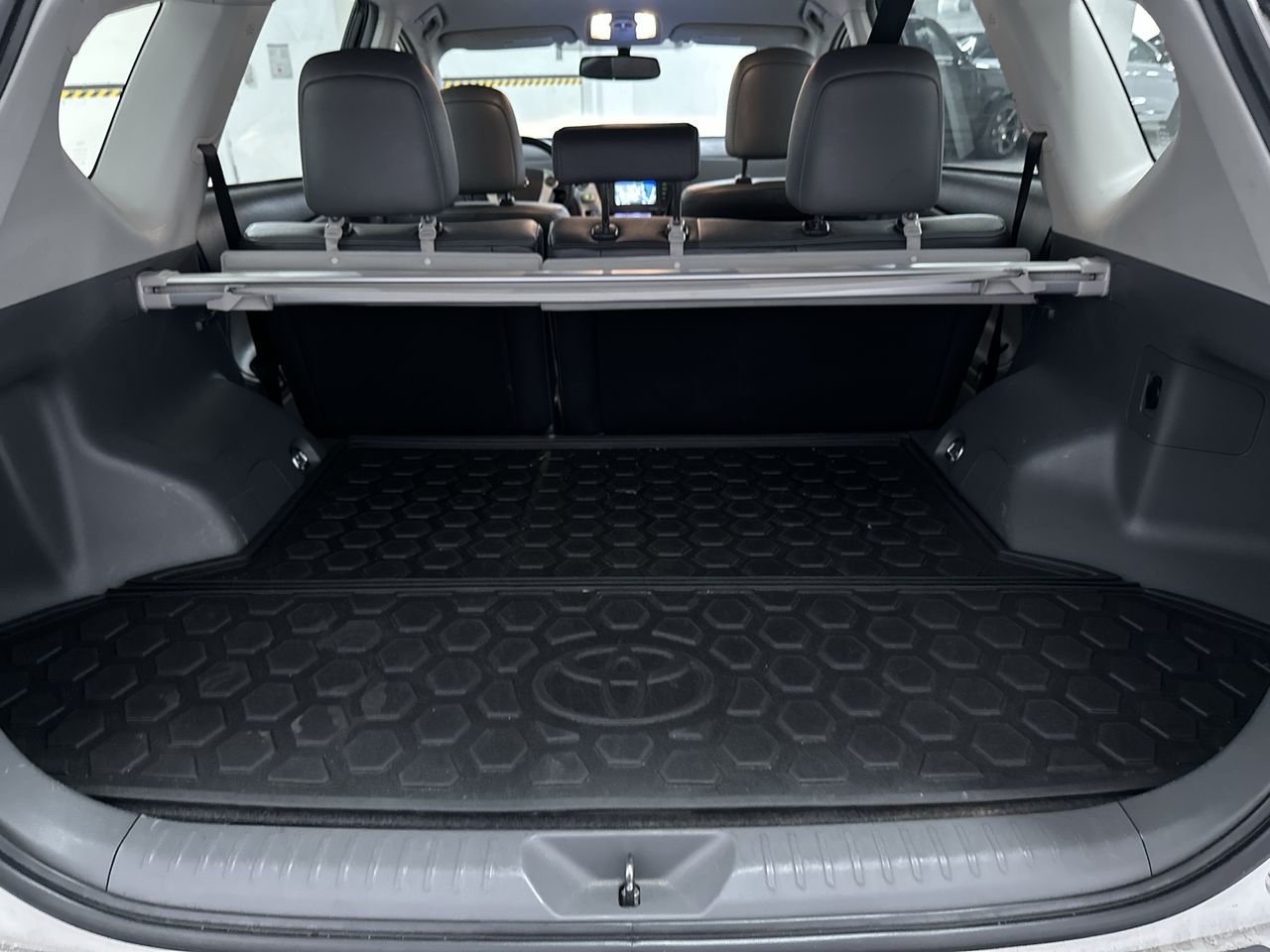 2013 Toyota Prius v CVT, 温哥华, 全款车