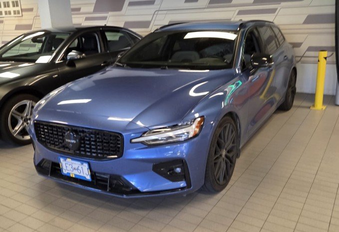 2020 Volvo V60 T6 R-Design, Vancouver, Cash