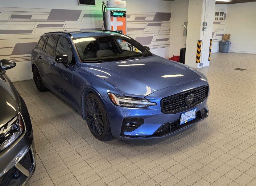 2020 Volvo V60 T6 R-Design, Vancouver, Cash