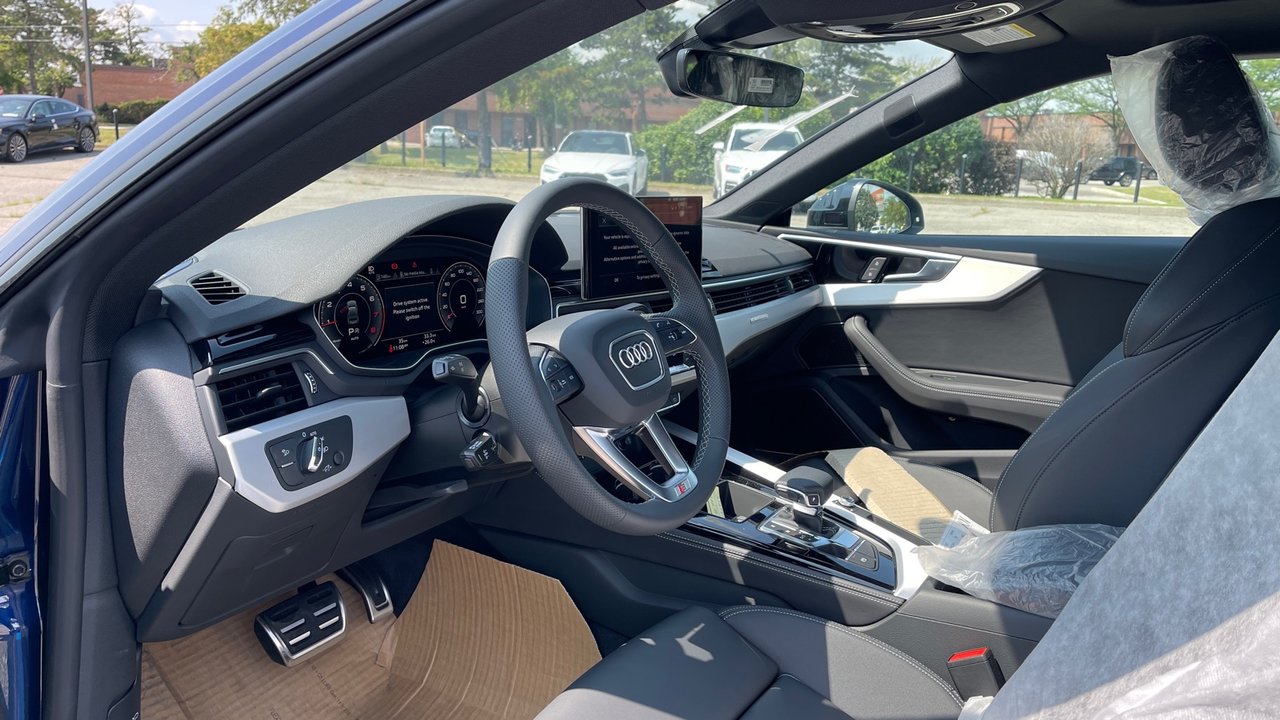 New 2023 Navarra blue metallic Audi Technik image 9