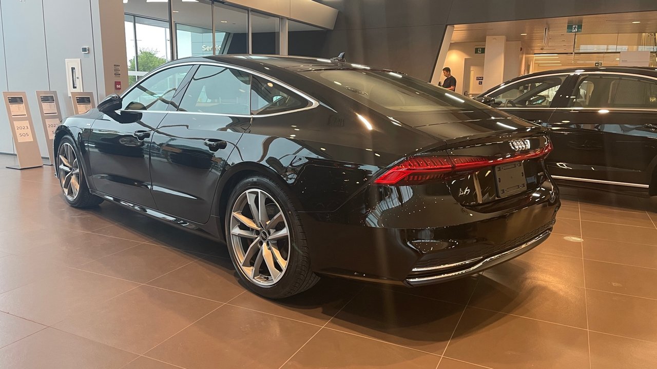 New 2023 Mythos black metallic Audi Progressiv image 2