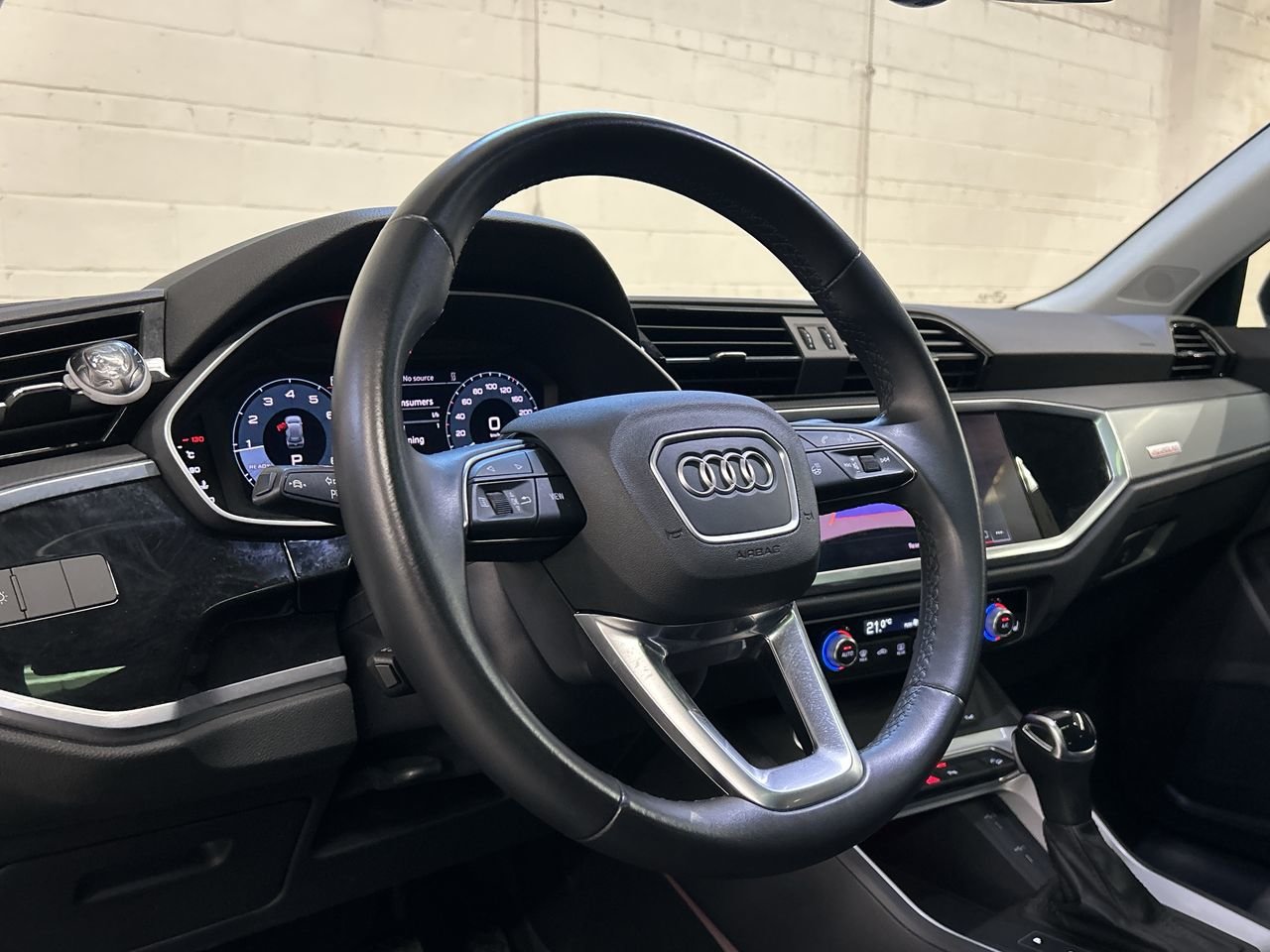 Certified Used 2022 Mythos Black Met Audi Progressiv image 22