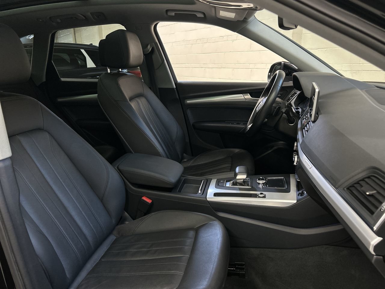 Used 2018 Brilliant Black Audi Progressiv image 33