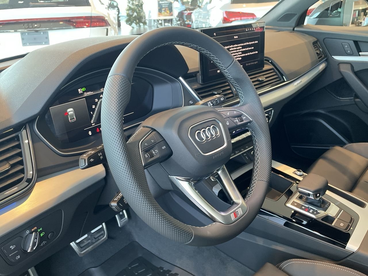 New 2023 Navarra blue metallic Audi Technik 45 TFSI quattro image 2