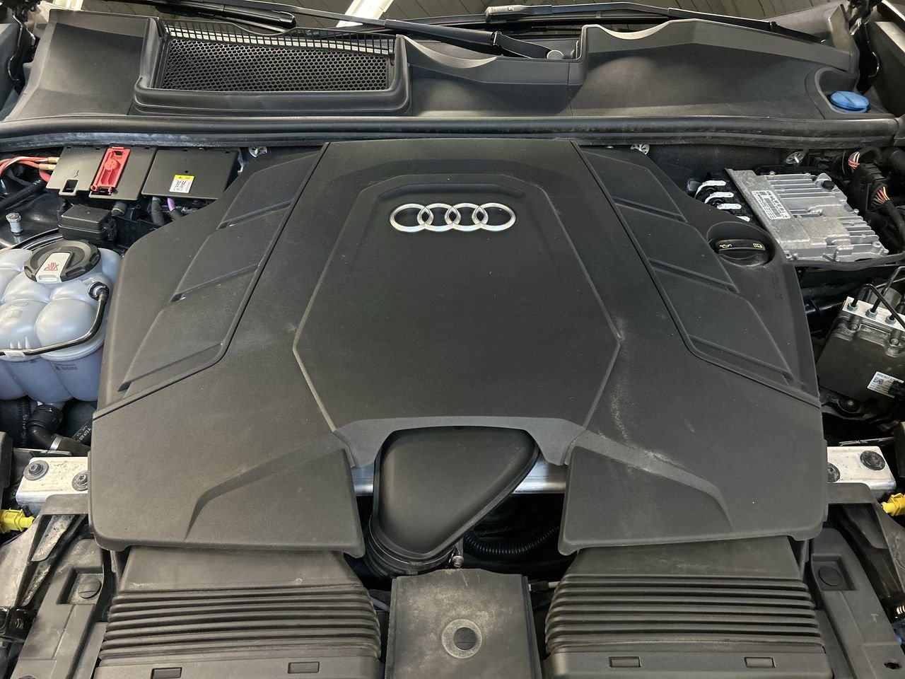 Used 2019 Daytona Grey Pearl Audi Progressiv image 34