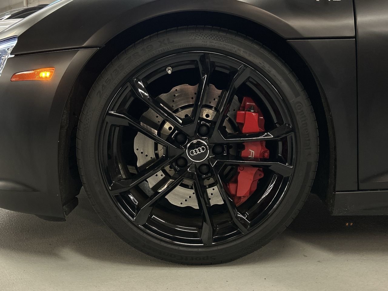 Certified Used 2018 Mythos Black Met Audi 5.2 V10 RWD image 18