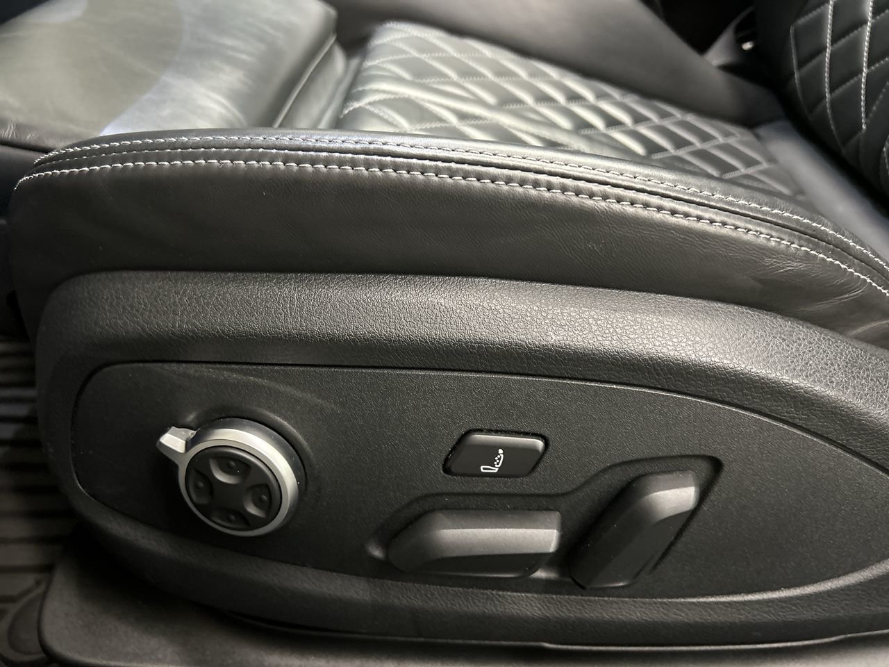 Certified Used 2020 Quantum Grey Audi Technik image 20