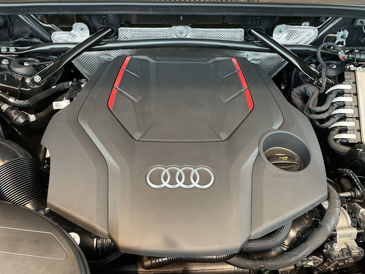 Certified Used 2023 Mythos black metallic Audi Technik image 34