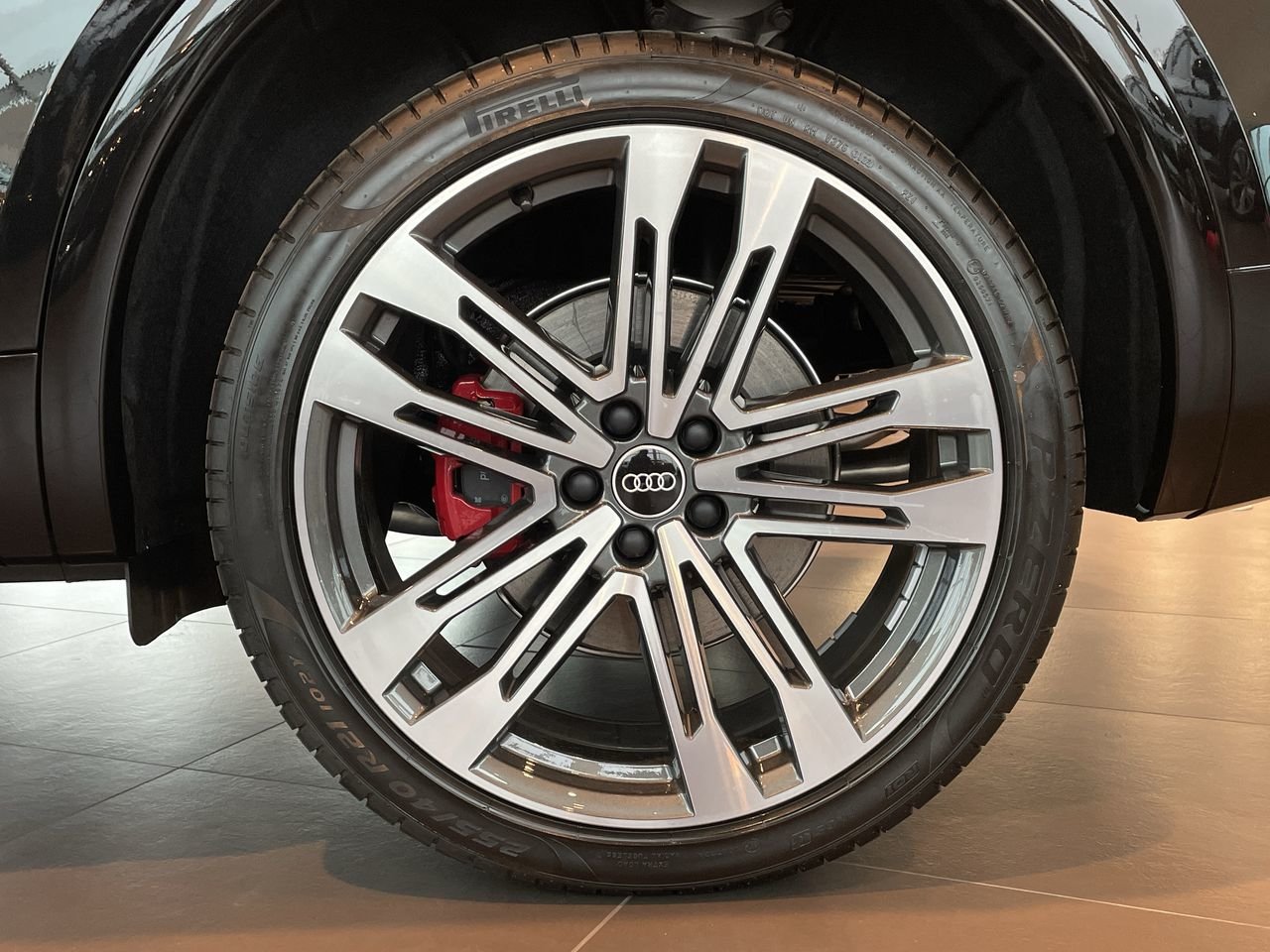 Certified Used 2023 Mythos black metallic Audi Technik image 18