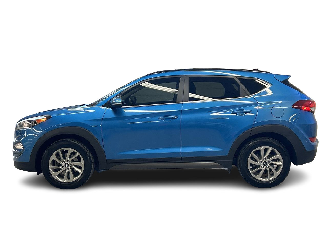 Used 2016 Caribbean Blue Hyundai AWD image 4