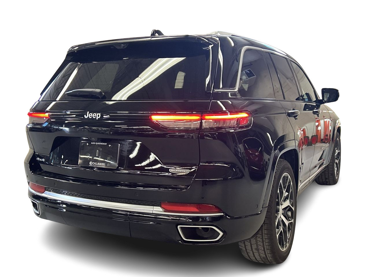 Used 2023 Diamond Black Crystal P.C. Jeep Summit image 9
