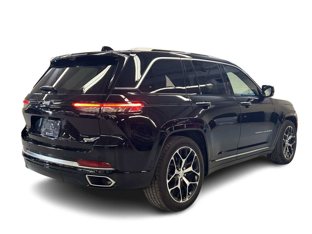 Used 2023 Diamond Black Crystal P.C. Jeep Summit image 10