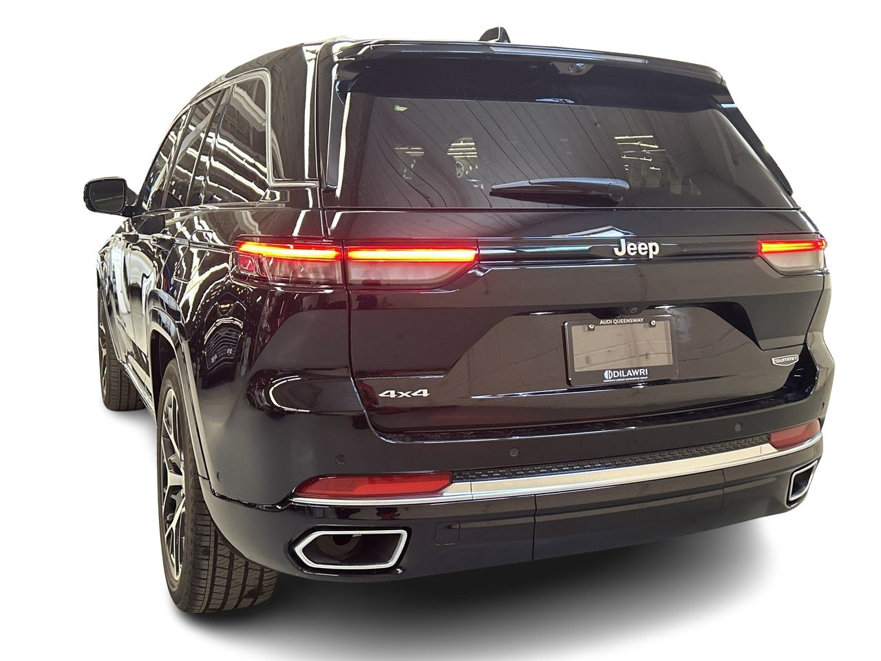 Used 2023 Diamond Black Crystal P.C. Jeep Summit image 7
