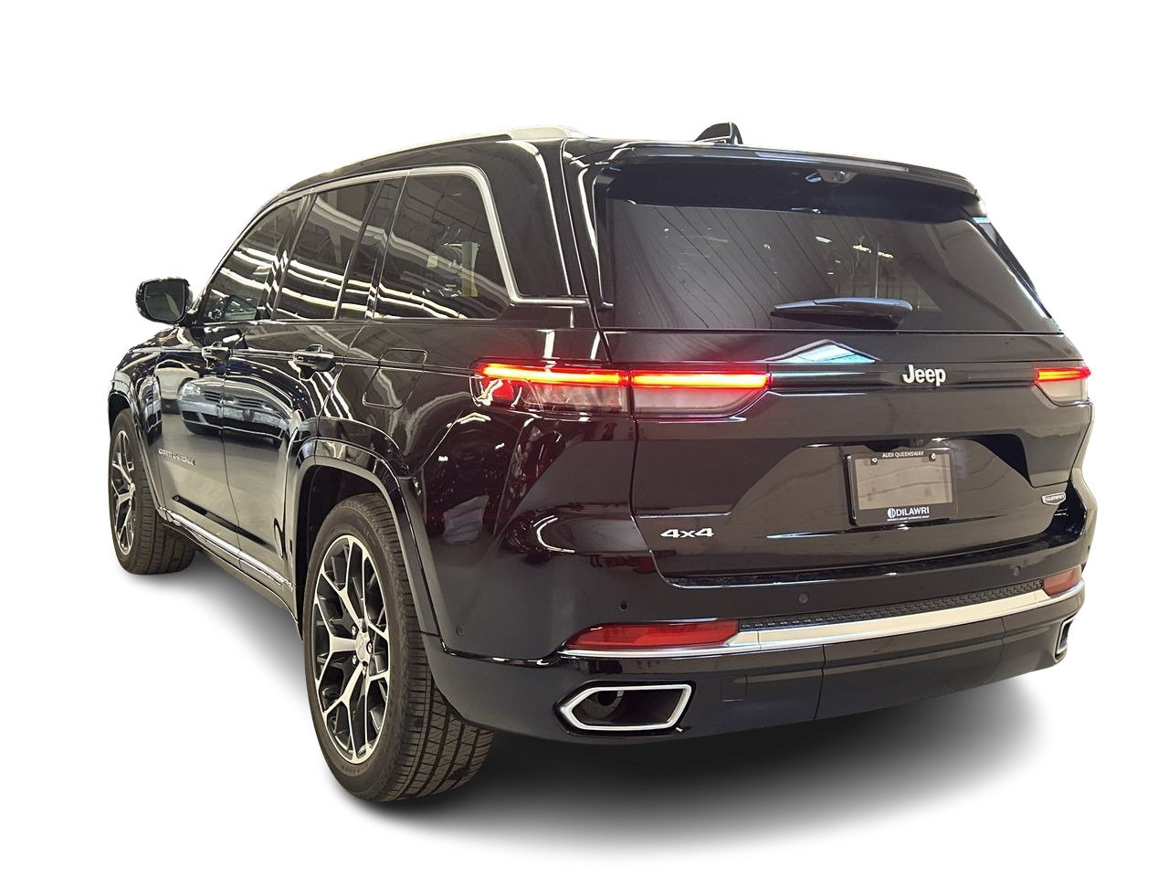 Used 2023 Diamond Black Crystal P.C. Jeep Summit image 6