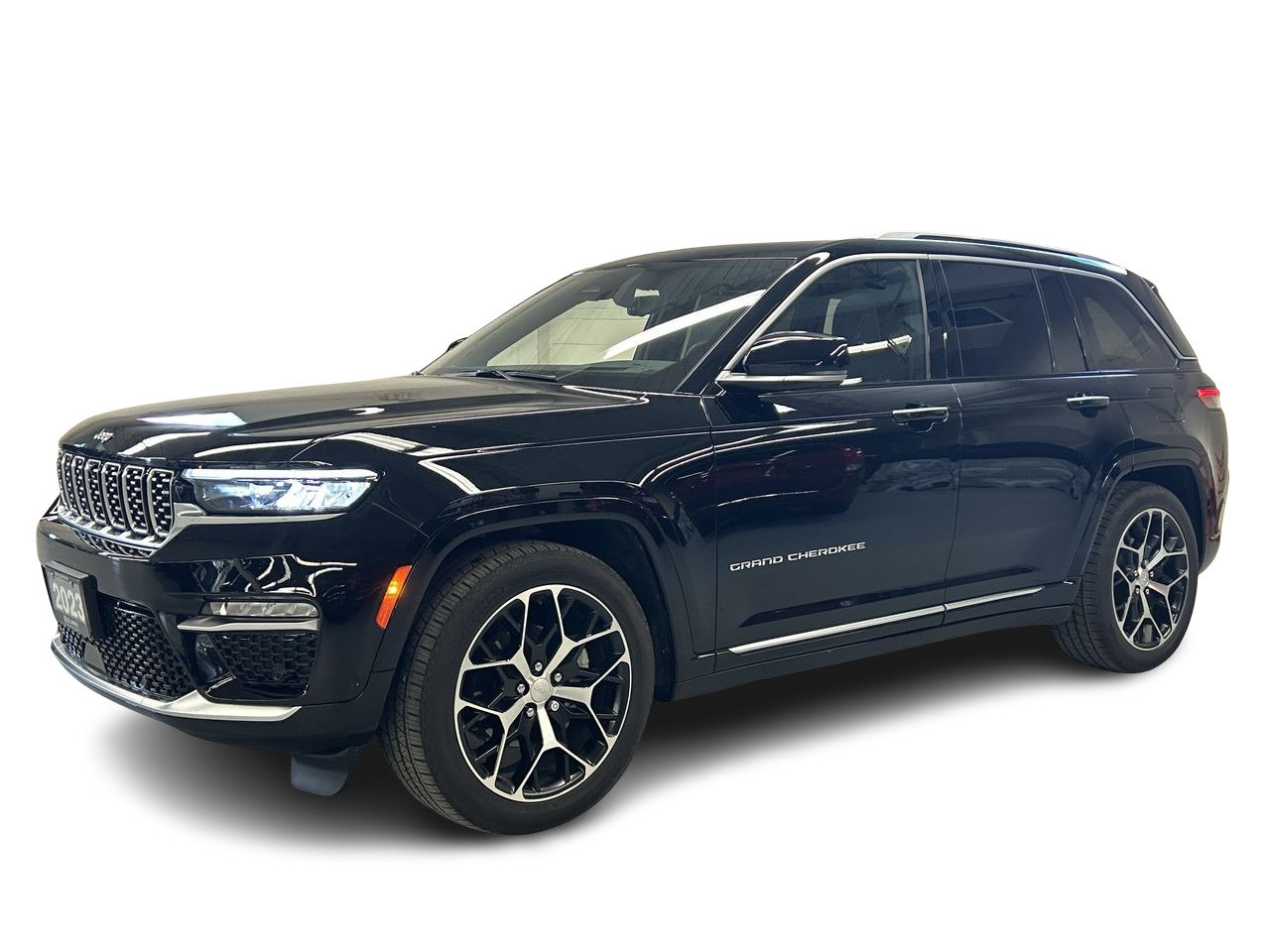 Used 2023 Diamond Black Crystal P.C. Jeep Summit image 3