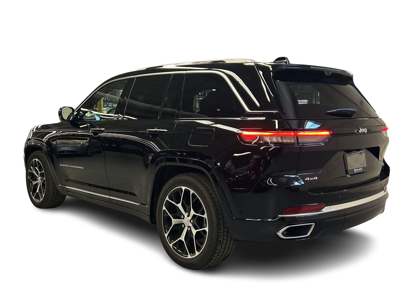 Used 2023 Diamond Black Crystal P.C. Jeep Summit image 5