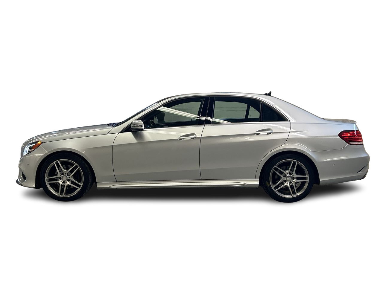 Used 2016 Iridium Silver Met Mercedes-Benz BlueTEC 4MATIC image 4