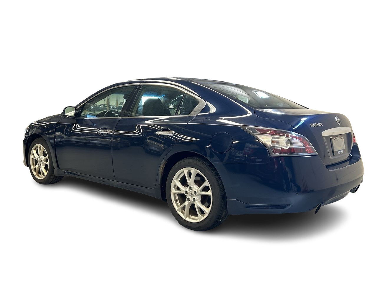 Used 2014 Navy Blue Nissan SV CVT image 5