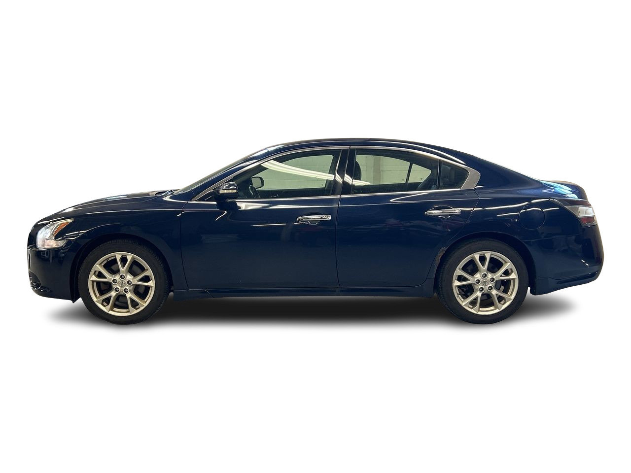 Used 2014 Navy Blue Nissan SV CVT image 4