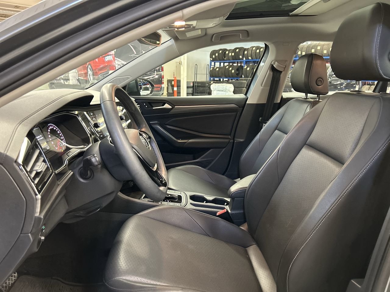 Used 2020 Platinum Grey Met Volkswagen Highline image 19