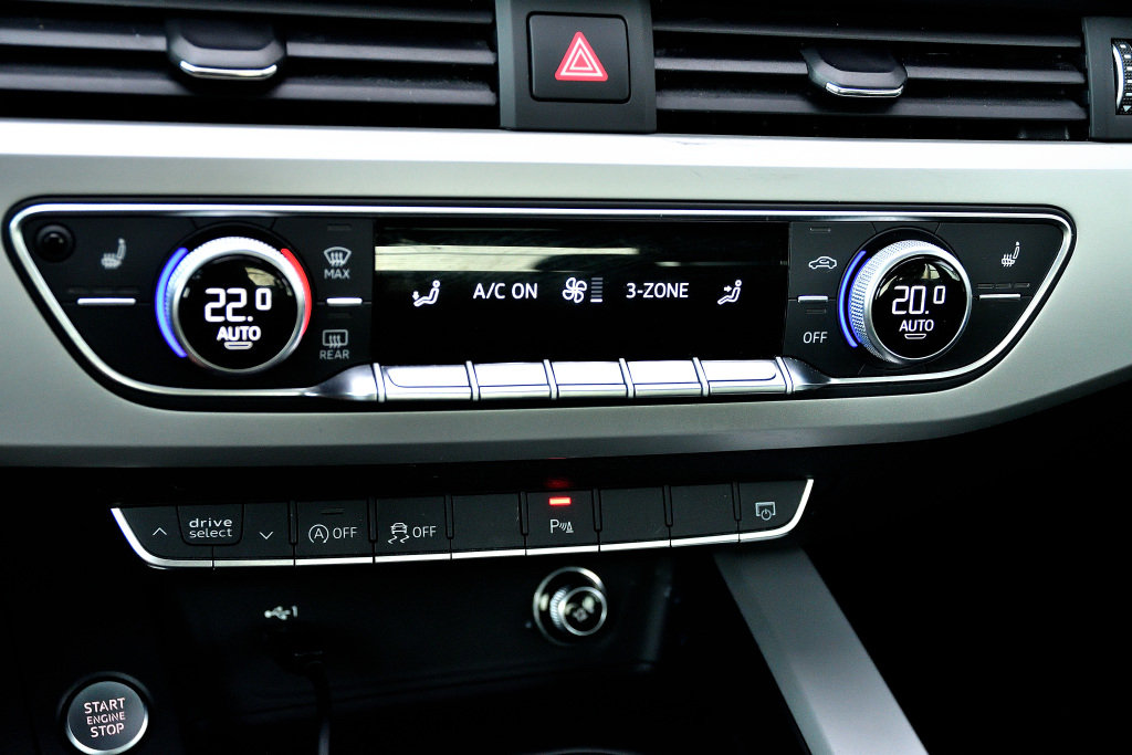 Certified Used 2019 BLANC Audi Komfort / Ensemble Commodités / Carplay image 24