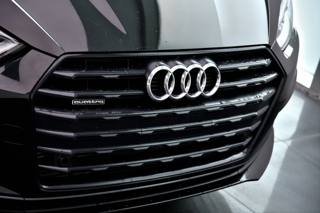 Certified Used 2019 NOIR BRILLANT Audi Progressiv / S-Line Noir / Carplay / Navigation image 3
