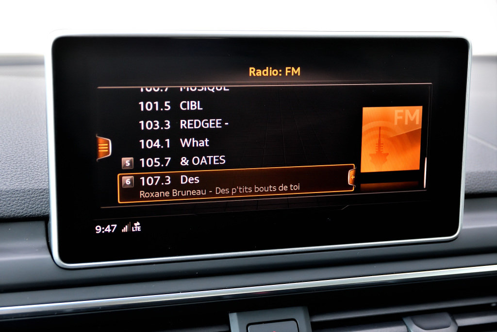 Certified Used 2019 NOIR BRILLANT Audi Progressiv / S-Line Noir / Carplay / Navigation image 22