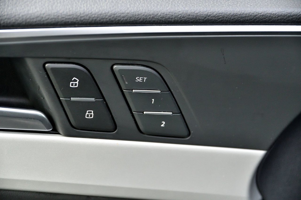 Certified Used 2020 NOIR BRILLANT Audi Komfort / Ensemble Commodit&eacute;s / Apple Carplay image 15