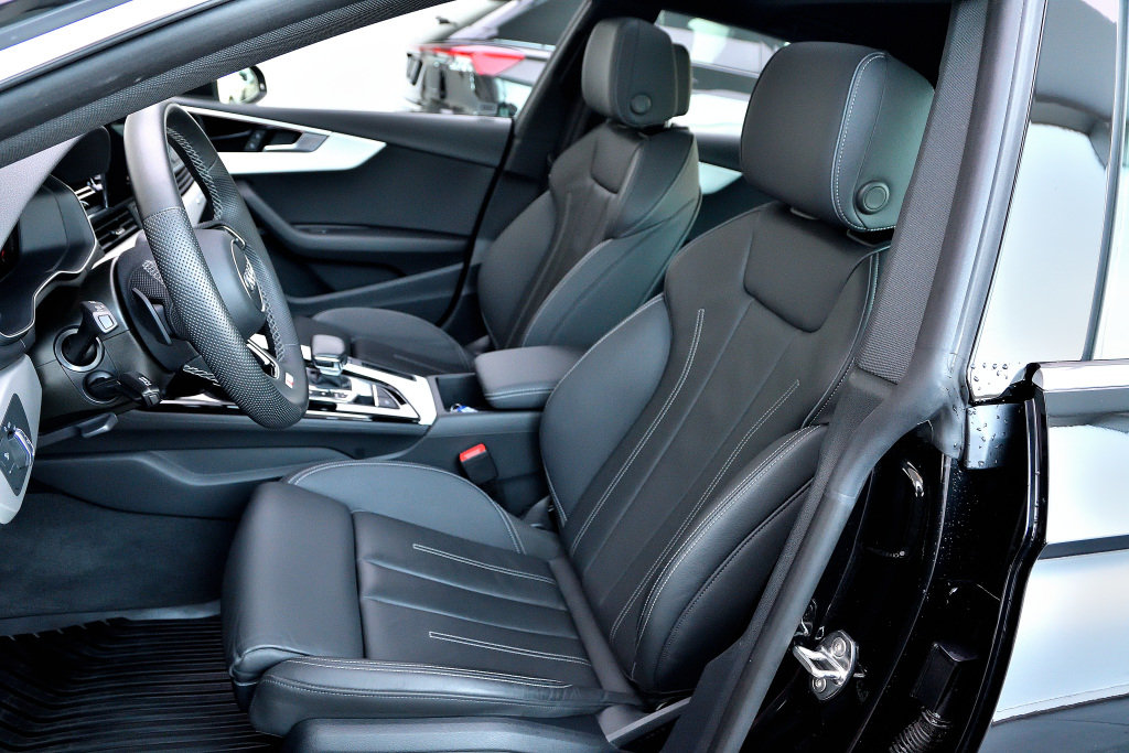Certified Used 2023 NOIR MYTHOS METALLISE Audi Progressiv / Navigation / Toit Ouvrant / Carplay image 17