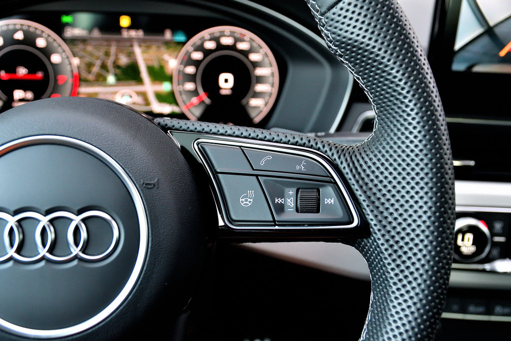 Certified Used 2023 NOIR MYTHOS METALLISE Audi Progressiv / Navigation / Toit Ouvrant / Carplay image 29
