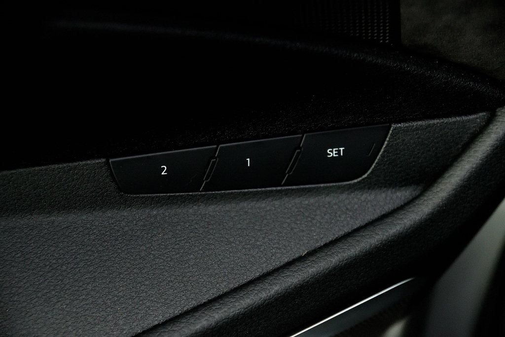 Certified Used 2019 GRIS TYPHON Audi Technik / Ensemble Luxe / Aide &Agrave; La Conduite image 16