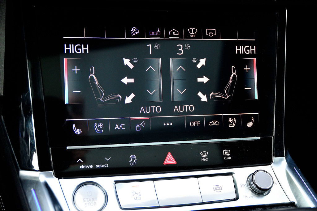 Certified Used 2019 GRIS TYPHON Audi Technik / Ensemble Luxe / Aide &Agrave; La Conduite image 29
