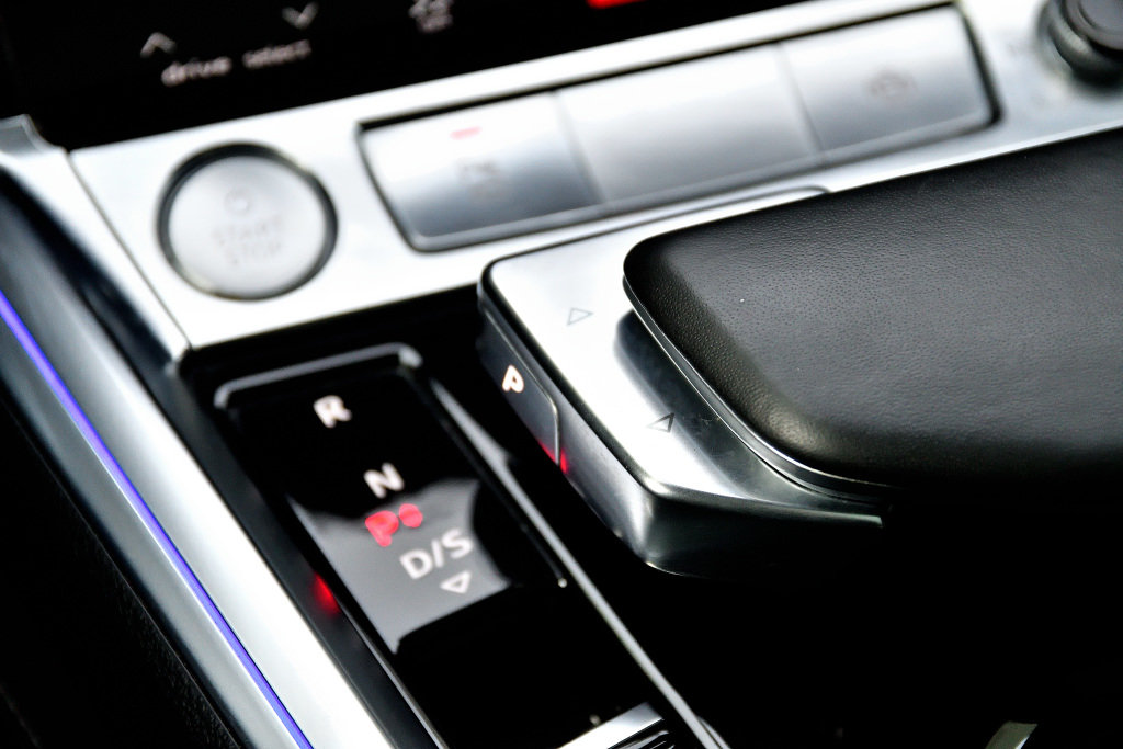 Certified Used 2019 GRIS TYPHON Audi Technik / Ensemble Luxe / Aide &Agrave; La Conduite image 30