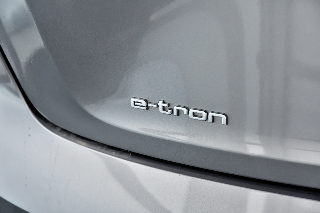 Certified Used 2019 GRIS TYPHON Audi Technik / Ensemble Luxe / Aide &Agrave; La Conduite image 11