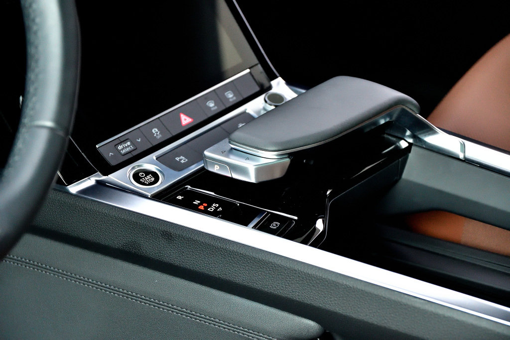 Certified Used 2022 NOIR Audi Progressiv / Ensemble Commodités / Carplay image 13