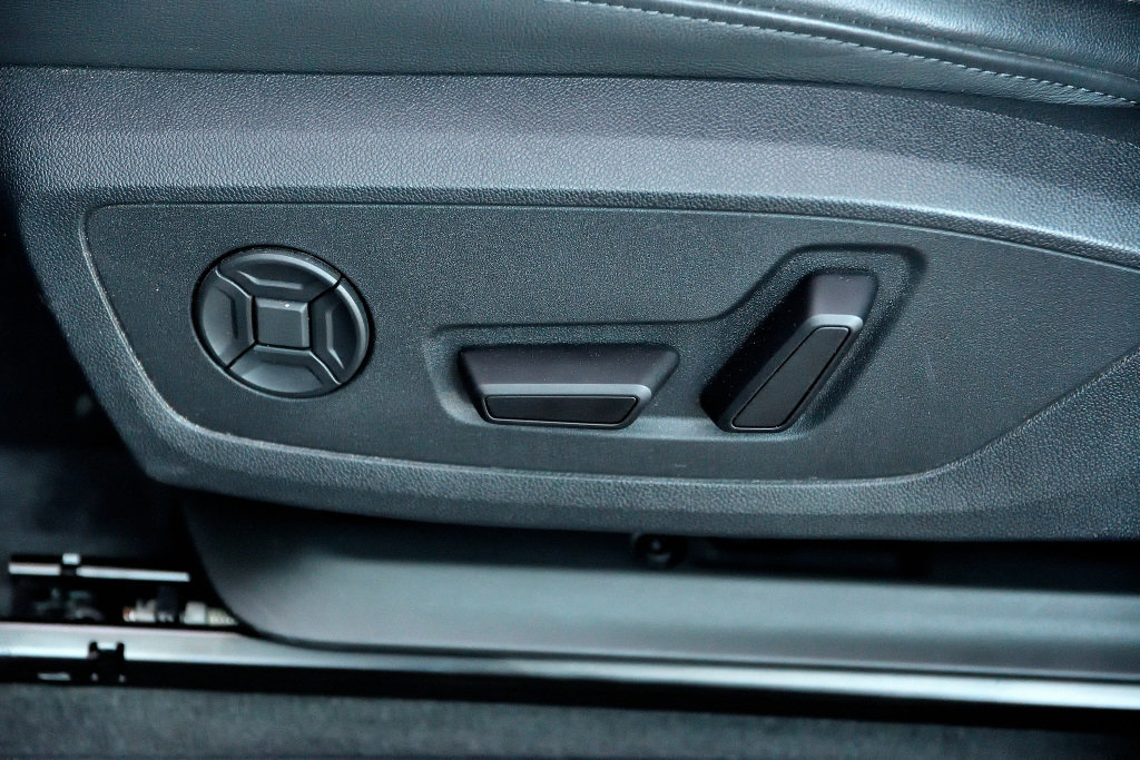 Certified Used 2022 BLEU NAVARRA MÉTALLISÉ Audi Komfort / Quattro / Edition Vorspung / Carplay image 15