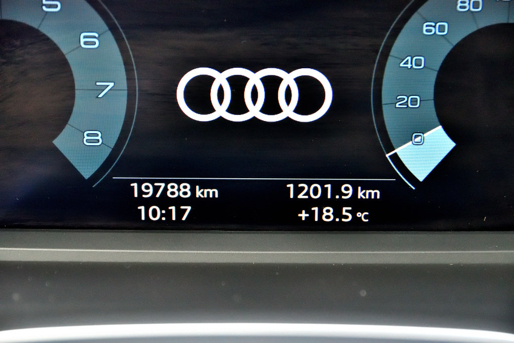 Certified Used 2022 ARGENT FLEURET MÉTALLISÉ Audi Komfort Edition Vorspung / Black Optics / Carplay image 20