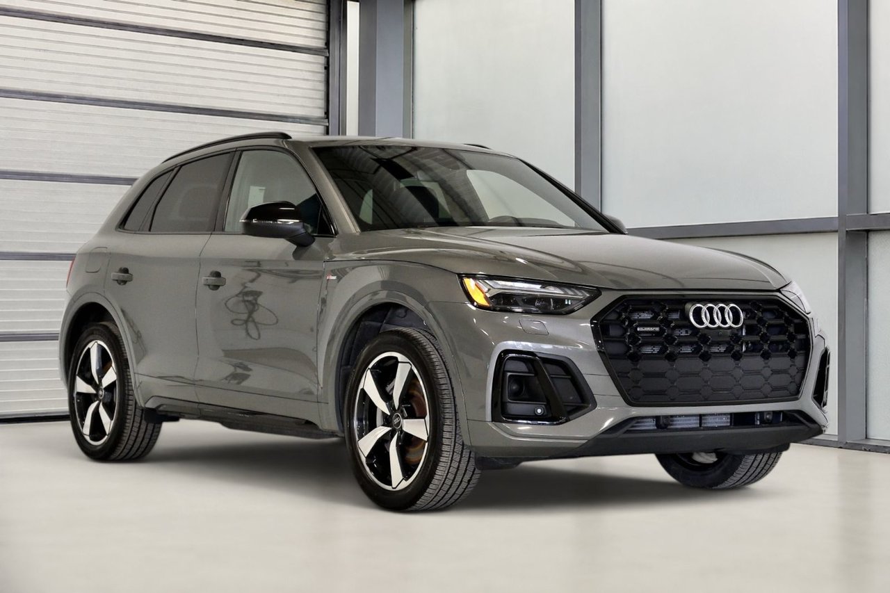 Gray 2023 Audi Q5 Hybrid Plug-in SUV / Crossover Automatic
